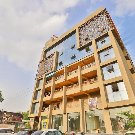 Oyo 16604 Hotel Sparsh Inn Ахмедабад Экстерьер фото