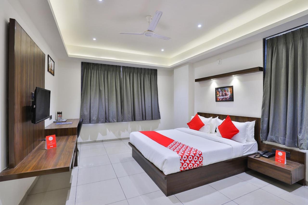 Oyo 16604 Hotel Sparsh Inn Ахмедабад Экстерьер фото