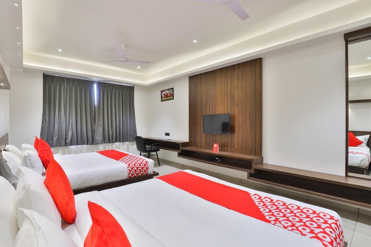 Oyo 16604 Hotel Sparsh Inn Ахмедабад Экстерьер фото