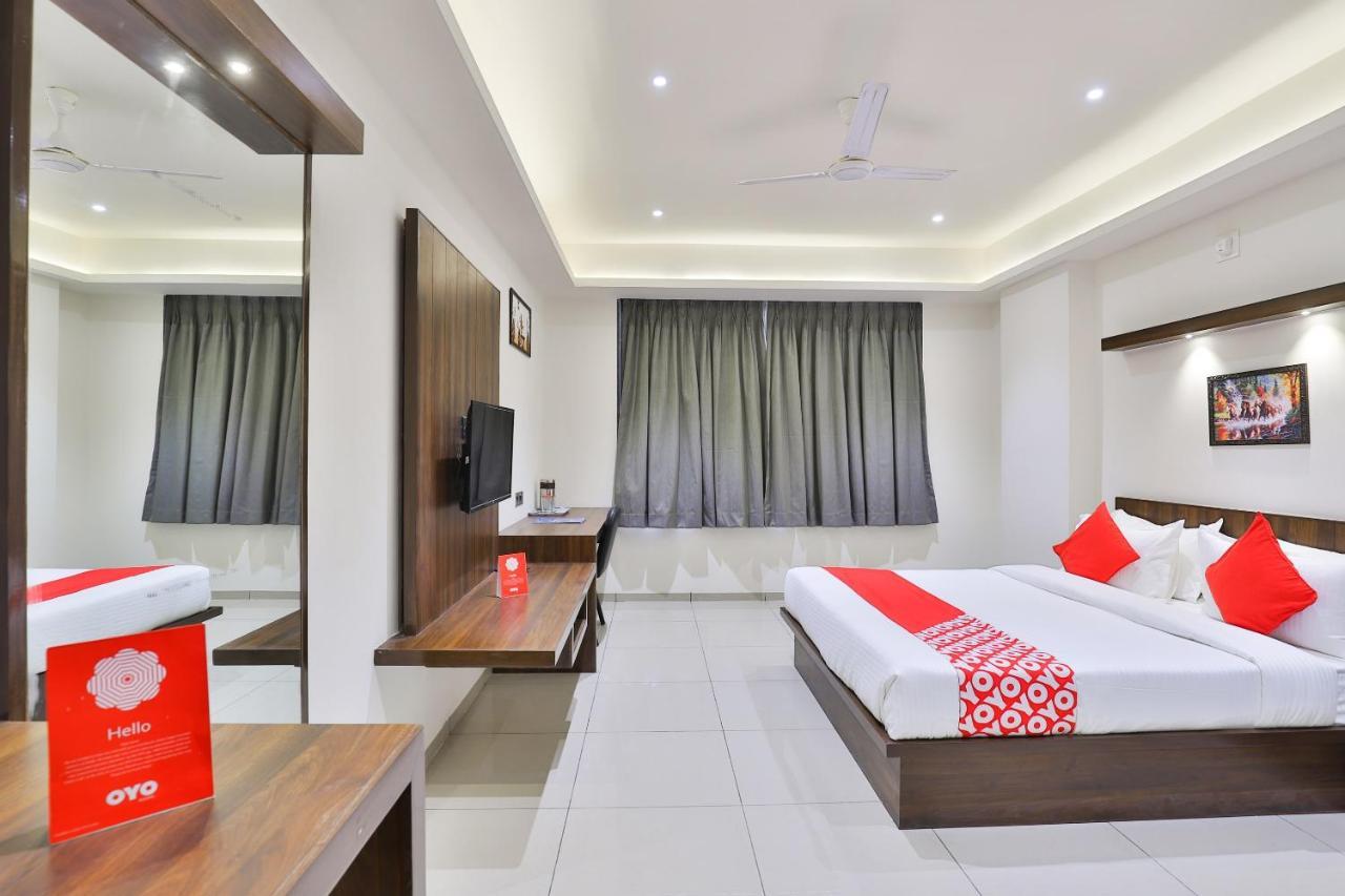 Oyo 16604 Hotel Sparsh Inn Ахмедабад Экстерьер фото