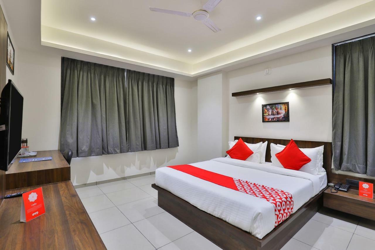 Oyo 16604 Hotel Sparsh Inn Ахмедабад Экстерьер фото