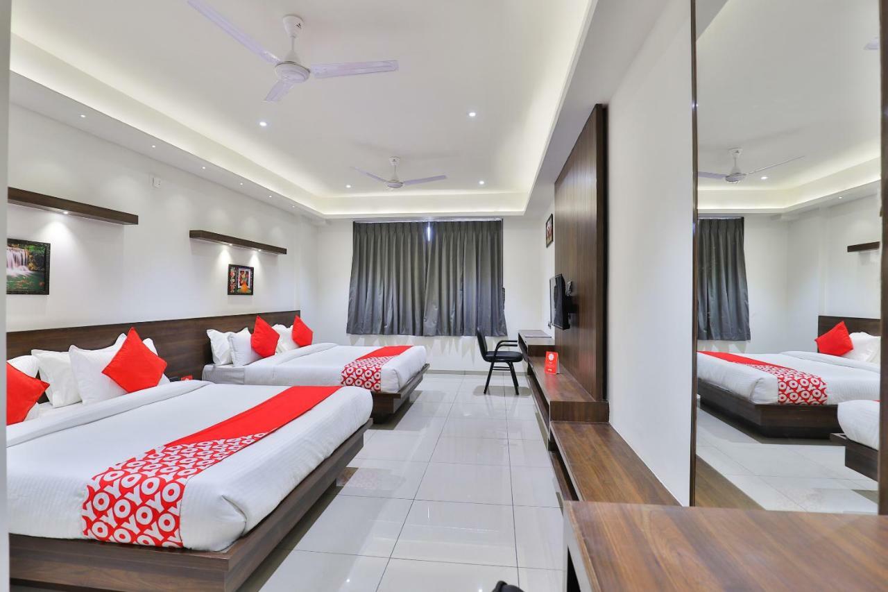 Oyo 16604 Hotel Sparsh Inn Ахмедабад Экстерьер фото
